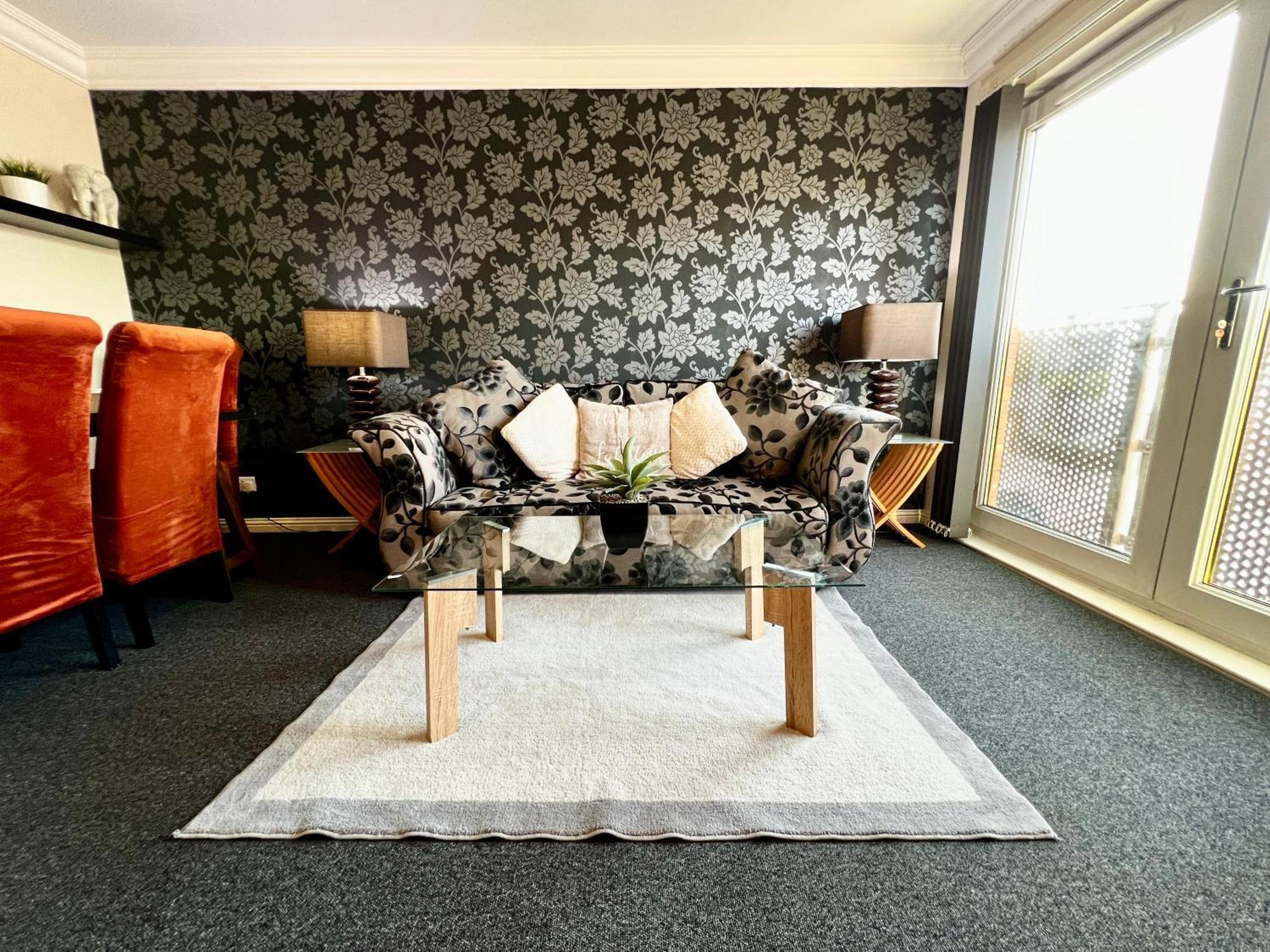 Apartamento Stylish Modern Flat With Juliet Balcony & Parking Glasgow Exterior foto
