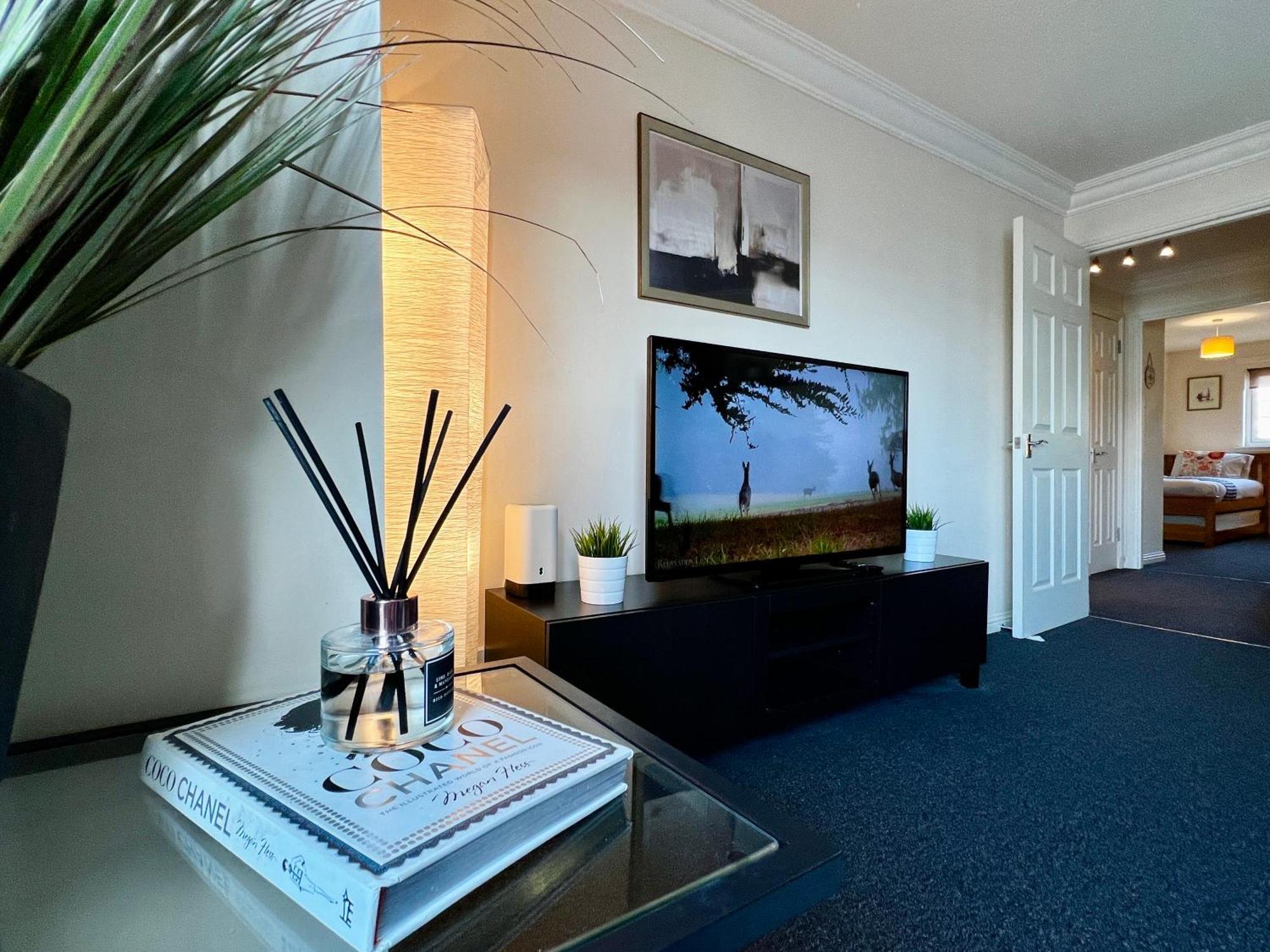 Apartamento Stylish Modern Flat With Juliet Balcony & Parking Glasgow Exterior foto