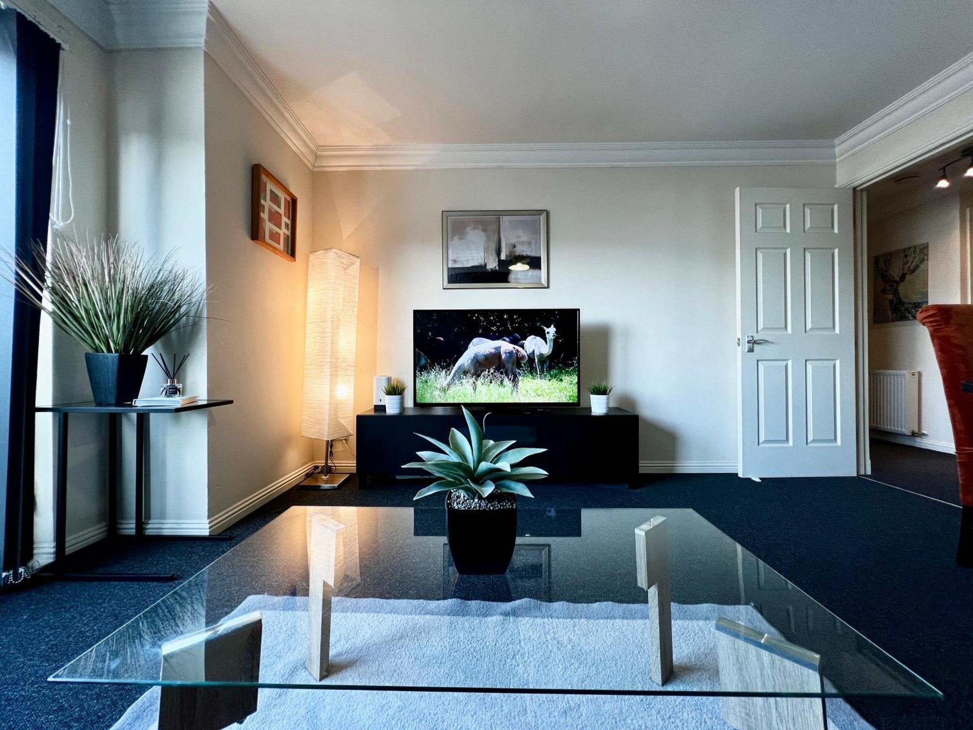Apartamento Stylish Modern Flat With Juliet Balcony & Parking Glasgow Exterior foto