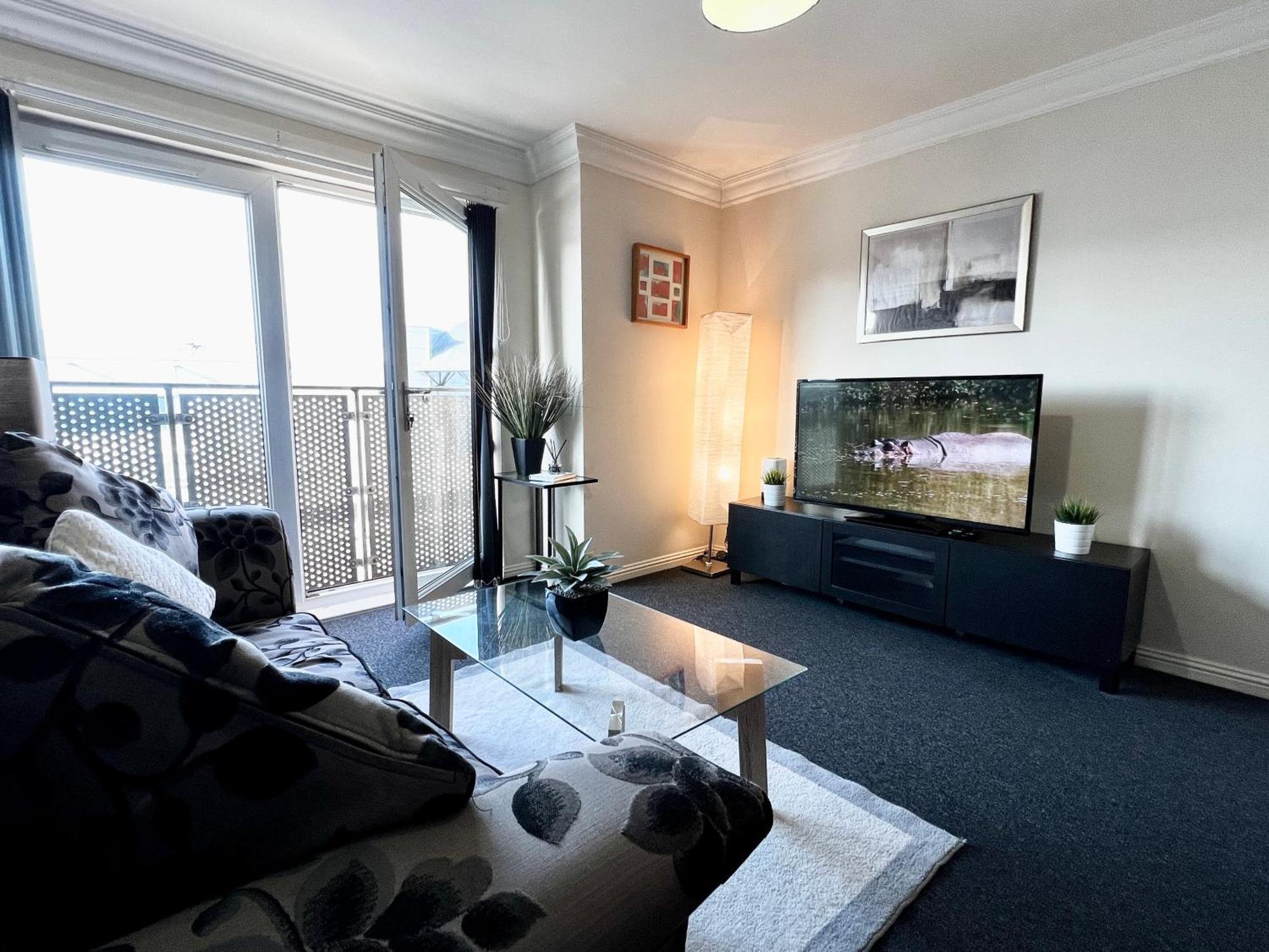 Apartamento Stylish Modern Flat With Juliet Balcony & Parking Glasgow Exterior foto