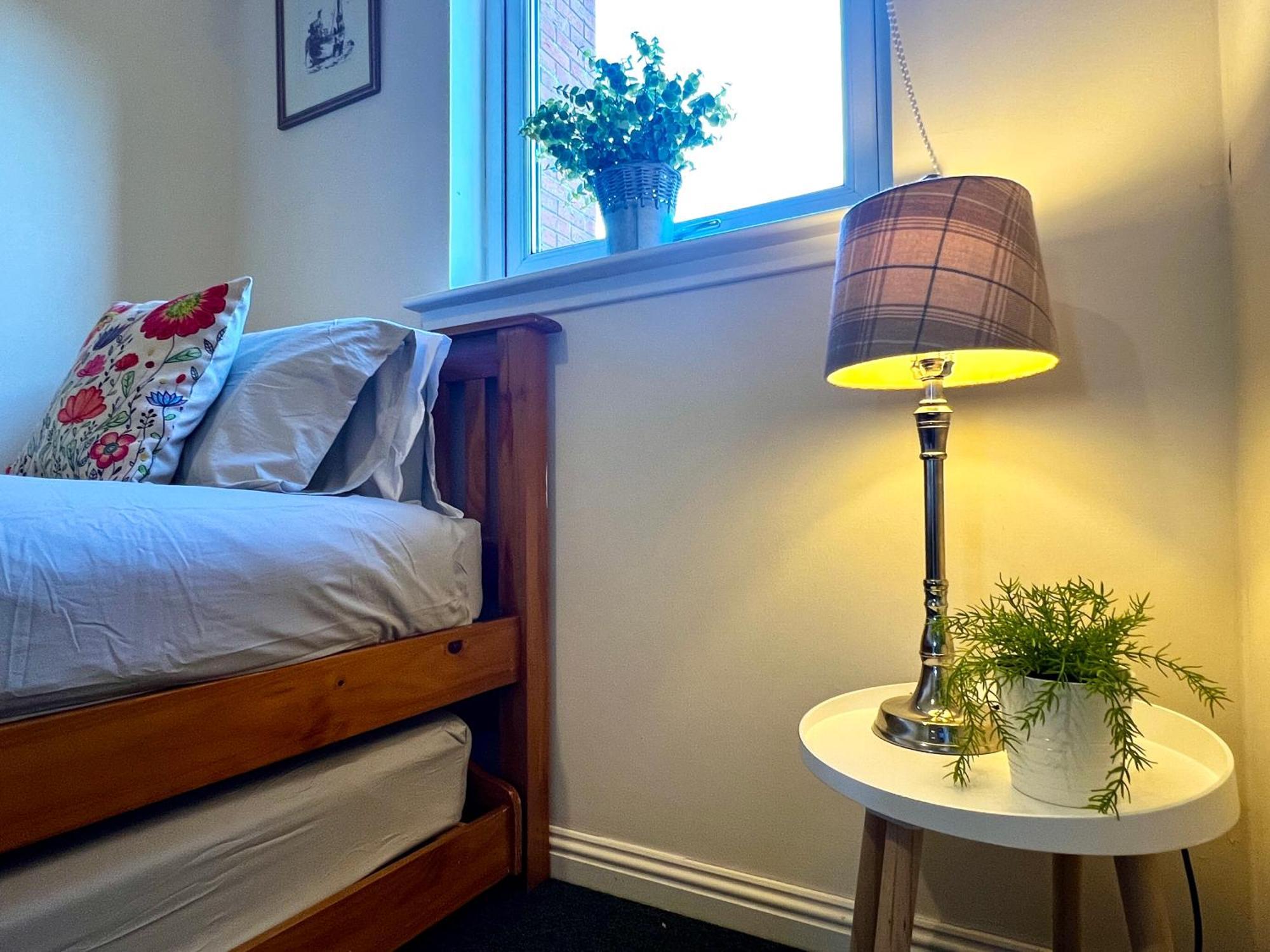 Apartamento Stylish Modern Flat With Juliet Balcony & Parking Glasgow Exterior foto