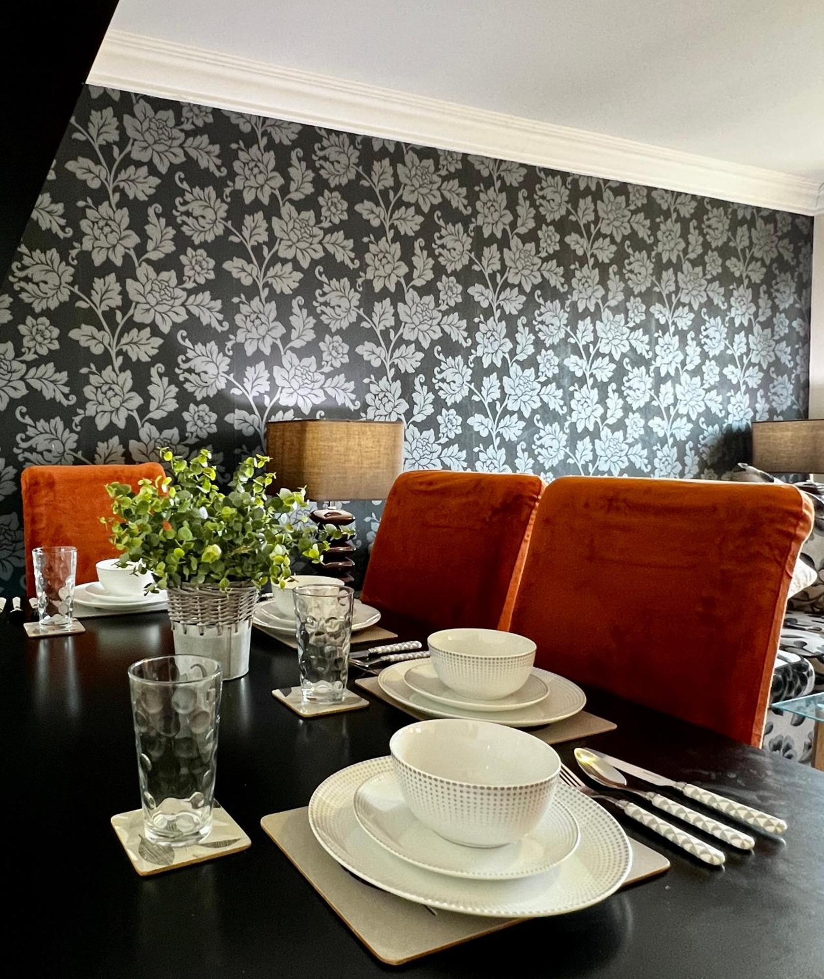 Apartamento Stylish Modern Flat With Juliet Balcony & Parking Glasgow Exterior foto