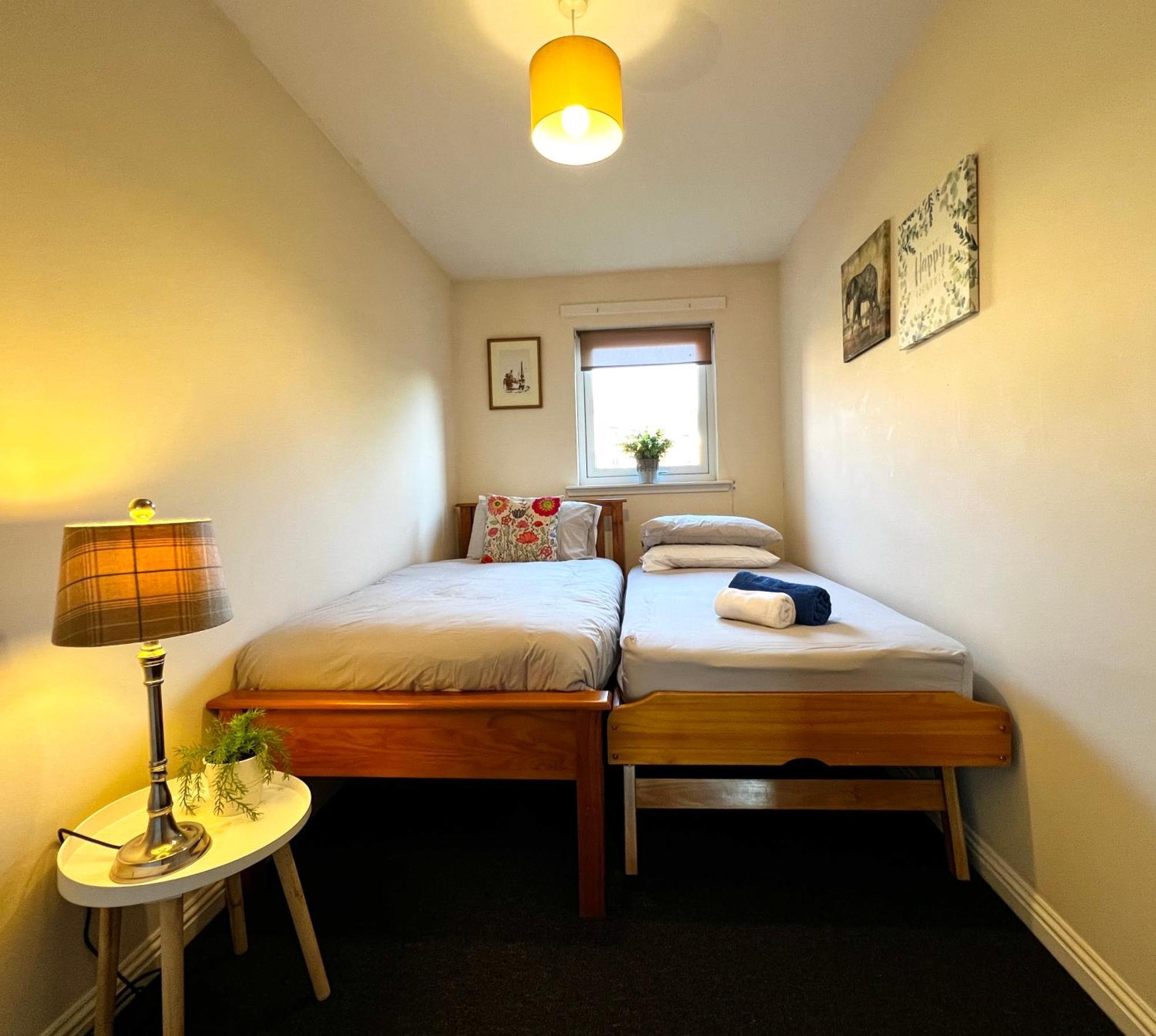Apartamento Stylish Modern Flat With Juliet Balcony & Parking Glasgow Exterior foto