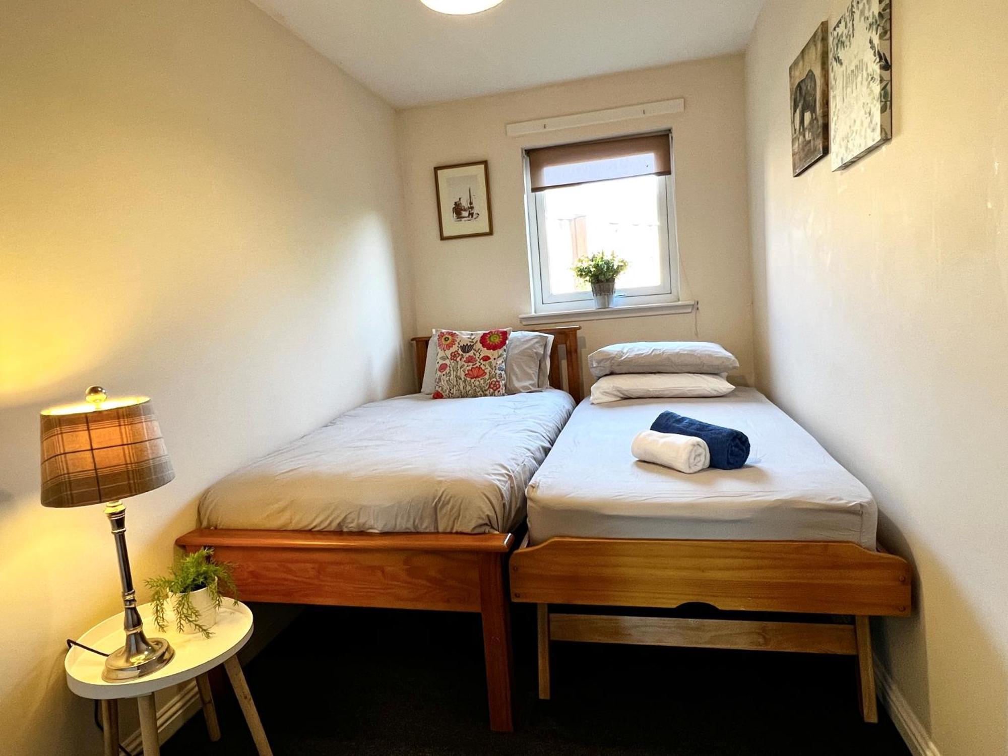 Apartamento Stylish Modern Flat With Juliet Balcony & Parking Glasgow Exterior foto